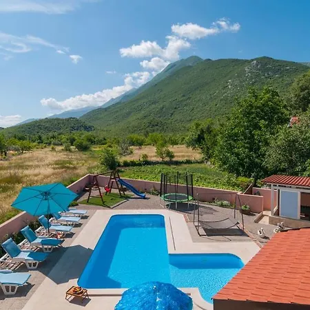 Ferienhaus Perunika *