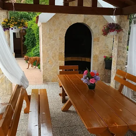 Perunika Ferienhaus Zezevica