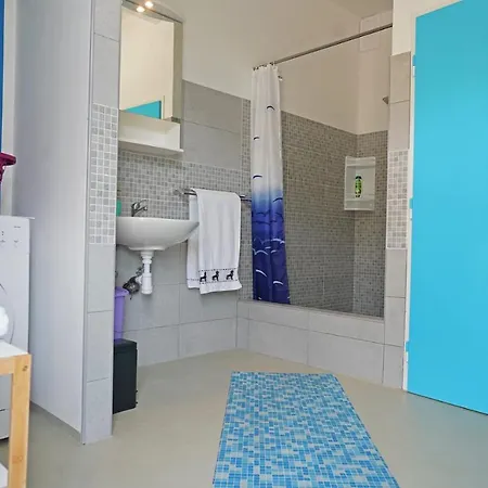 بيت للعطل Perunika Zezevica